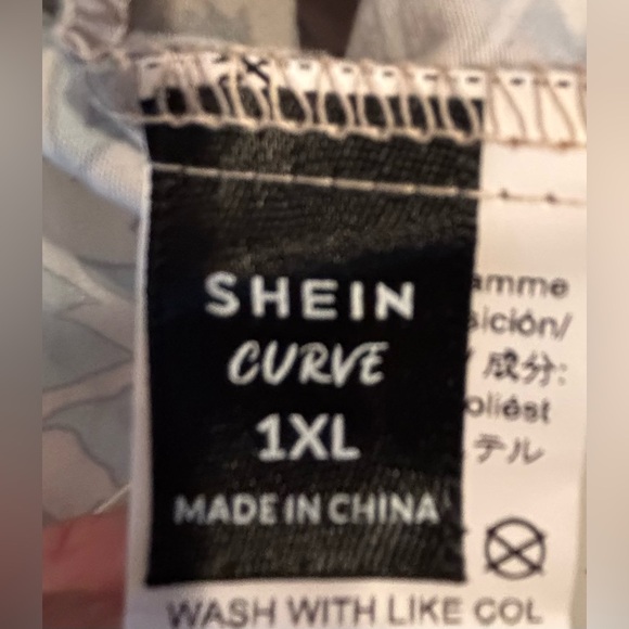 SHEIN Curve | ladies plus size blouse. Size: 1X - Picture 2 of 7
